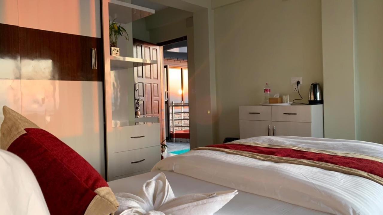 Hotel Pristine Himalaya Pokhara Eksteriør bilde